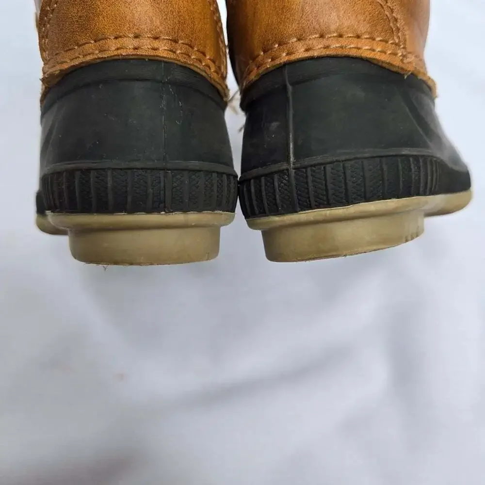 Gap Kids Tan and Black Winter Duck Boots Size 7/8
